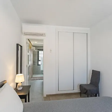 Townhouse With Three Bedrooms アパート *