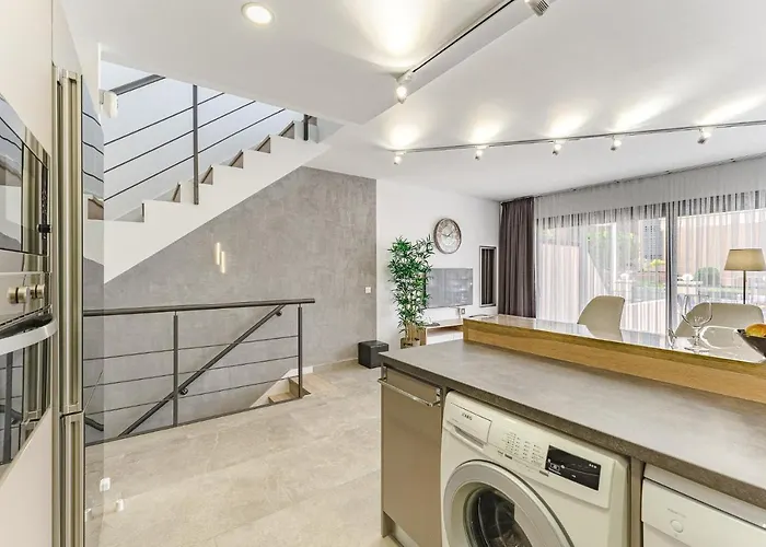 Townhouse With Three Bedrooms Appartamento