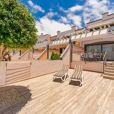 Lägenhet Townhouse With Three Bedrooms