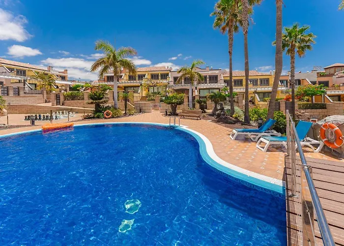 Townhouse With Three Bedrooms * 아데제